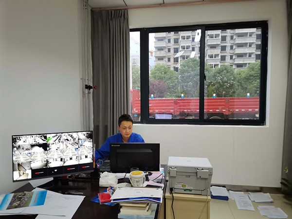 1590973585347691.jpeg 王文在整理菜品及價格.jpg