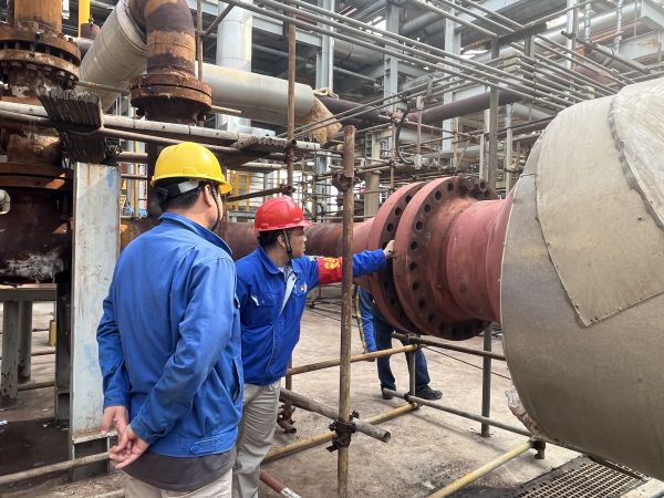 1684206987514796.jpeg 王琨帶領技術員現場檢查.jpg