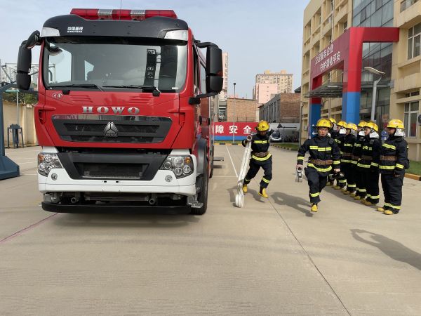 1692746741290394.jpeg 消防隊員在車操訓練1(1).jpg