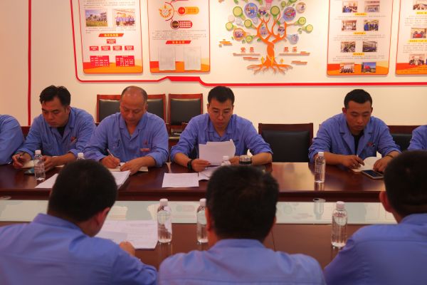 1695106128883360.jpeg 支部書記進(jìn)行廉潔教育.jpg