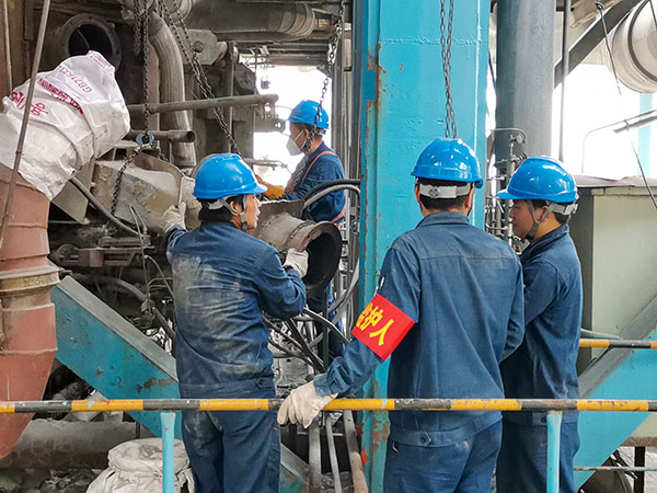 1696819481641467.jpeg 3號角舊燃燒器拆除現場.jpg