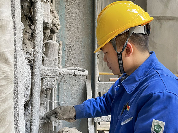 1696926493299651.jpeg 2.檢修現場的張建國.jpg