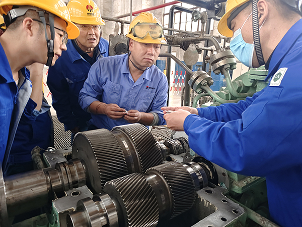 1697527609799197.jpeg 聚精會神  機(jī)械修造部  胡抗戰(zhàn).jpg