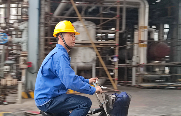 1697697953776085.jpeg ee2a4a3d668d4a40e063fe4604bdf09 合成車間  王紅民.jpg