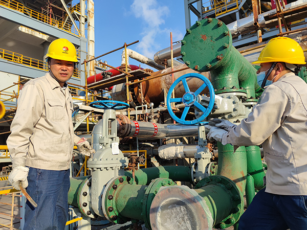 1697698033414597.jpeg e43664d8c2d29b286aba0c46367fc2c 合成車間  王紅民.jpg