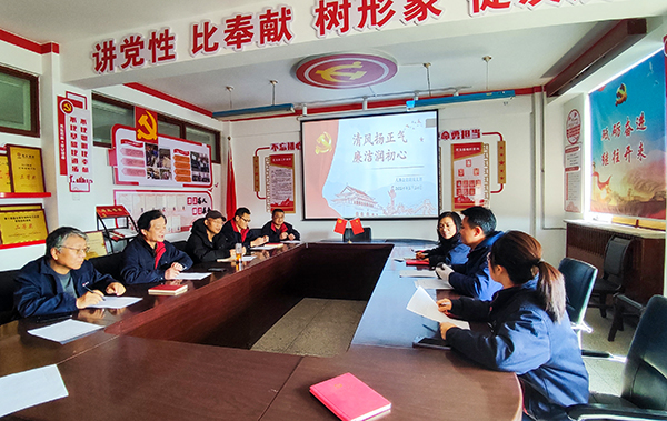 1706163469784399.jpeg 1月25日  黨員方圓青發表觀后感.jpg