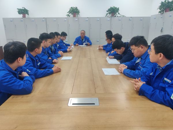 1712103545689446.jpeg 班后會學習宣貫全國兩會精神 照片.jpg