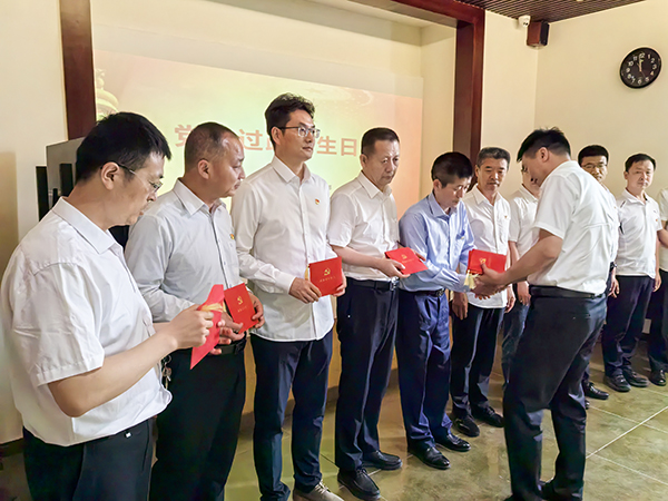 1715754376184630.jpeg 273e8cfb5bc00e08f1b669f053e6df7   600.jpg