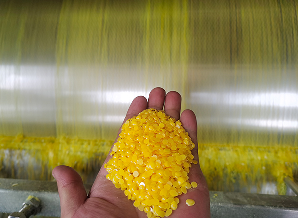 1716941741691567.jpeg 5月27日,新造粒機產出的硫磺成型均勻,品質更高.jpg