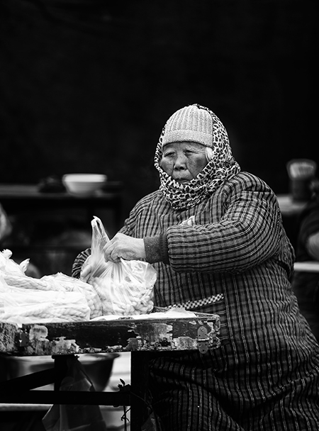 1719995706113585.jpeg 淡云攝影作品《老人》 (3)   600.jpg