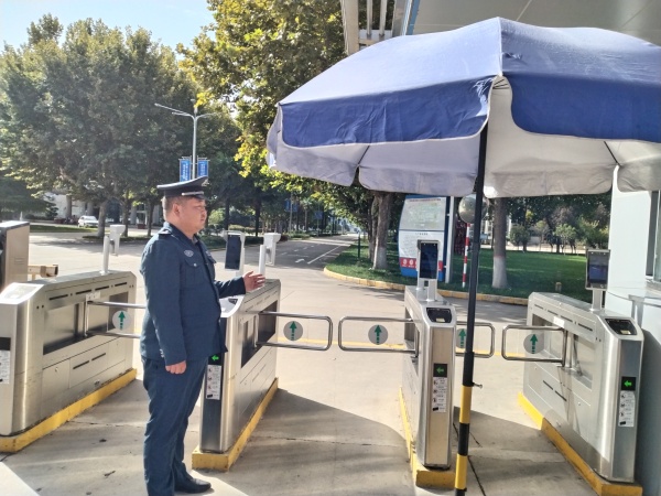 1728012259797839.jpeg 門(mén)衛(wèi) 任卓_副本.jpg