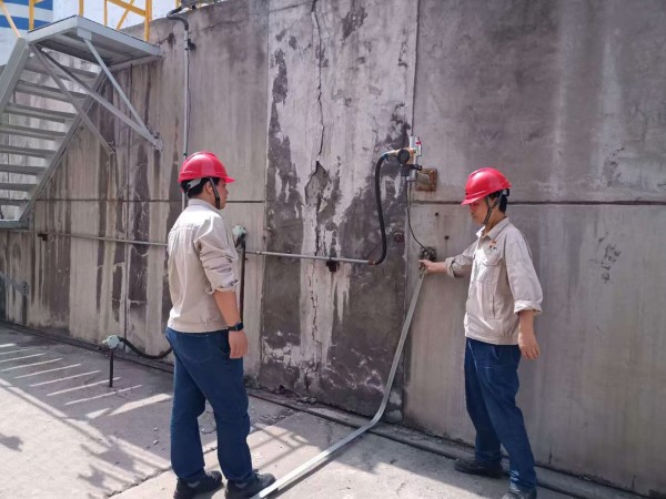 1729234381411722.jpeg 近日,由部門領(lǐng)導(dǎo)、安全員帶隊對現(xiàn)場設(shè)備設(shè)施進行安全檢查1.jpg