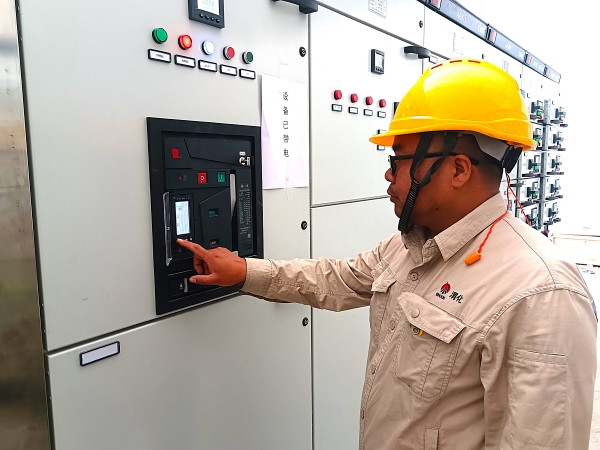 241745468884139384.jpg 孔維成設定斷路器保護參數.jpg