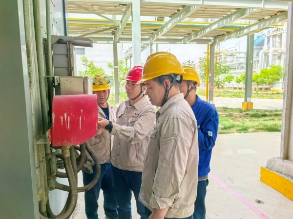 301745994390190250.jpg 2025年,乙二醇車(chē)間開(kāi)展五一節(jié)前檢查-3.jpg