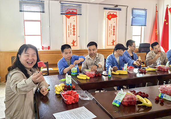 161752626568125750.jpg 物料分會第二季度生日會照片  7月11日、物料車間會議室.jpg